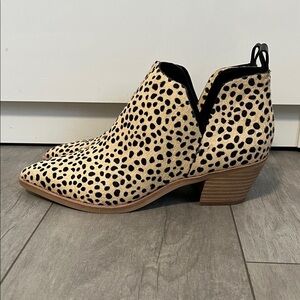 DOLCE VITA NWOT Sonni Cheetah Print Fur Leather Ankle Booties, Size 8.5
